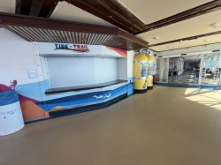 Adventure of the Seas Pool picture