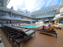 Nieuw Statendam Lido Pool picture