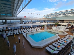 Nieuw Statendam Lido Pool picture