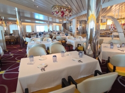 Nieuw Statendam Dining Room picture Uploaded in 2026 Photo courtesy of Meg Ryan. Nieuw Statendam Dining Room picture