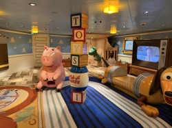 Disney Dream Oceaneer Club picture
