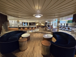 Icon of the Seas Schooner Bar picture