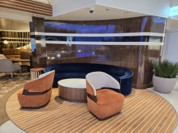 Icon of the Seas Schooner Bar picture