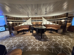 Icon of the Seas Schooner Bar picture