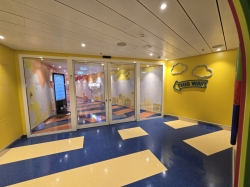 Icon of the Seas Adventure Ocean picture