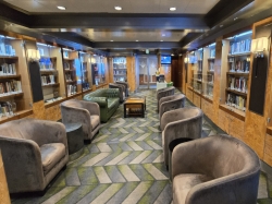 Norwegian Dawn Library picture Uploaded in 2026 Photo courtesy of Michael Soden. Norwegian Dawn Library picture