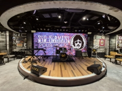 Norwegian Aqua Syd Normans Pour House picture