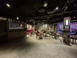 Norwegian Aqua Syd Normans Pour House picture