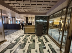 Commodore Room picture