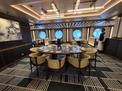 Commodore Room picture