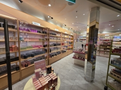 Area Shops Deck 7 picture