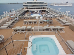 Norwegian Jewel Vibe Beach Club picture