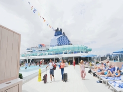Norwegian Luna Main Pool picture