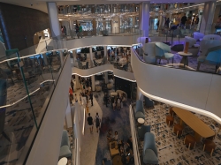 Norwegian Luna Penrose Atrium picture