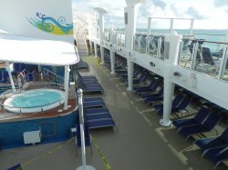 Norwegian Breakaway Main Pool picture