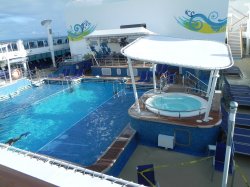 Norwegian Breakaway Main Pool picture