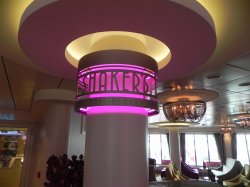 Norwegian Breakaway Shakers Cocktail Bar picture