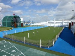 Seven Seas Voyager Putting Green picture