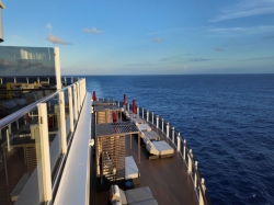 Norwegian Luna Haven Sundeck picture