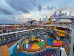 Wonder of the Seas Splashaway Bay picture
