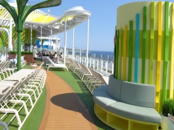 Legend of the Seas Cloud 17 Pool picture