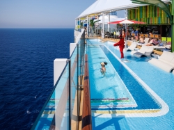 Legend of the Seas Cloud 17 Pool picture