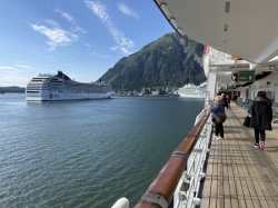 Zaandam Promenade Deck picture