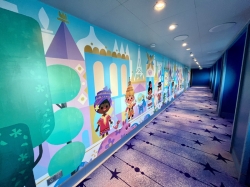 Disney Wish Oceaneer Club picture