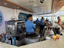 Norwegian Breakaway Main Pool picture