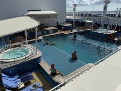 Norwegian Breakaway Main Pool picture