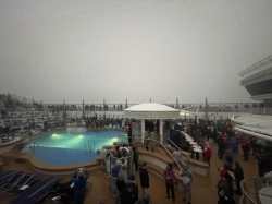 Norwegian Star Oasis Pool picture