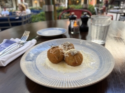 Symphony of the Seas Jamies Italian picture