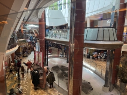 Allure of the Seas Rising Tide Bar picture