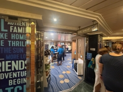 Enchantment of the Seas Centrum Shops picture
