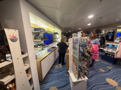 Enchantment of the Seas Centrum Shops picture
