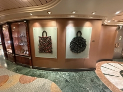 Enchantment of the Seas Centrum Shops picture