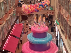 Freedom of the Seas Royal Promenade picture