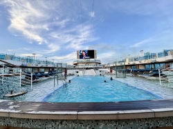 Regal Princess Fountain Pool picture