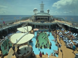 Jewel of the Seas Main Pool picture