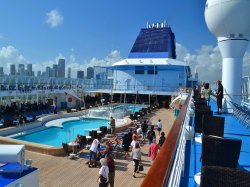 Norwegian Sky Pools picture