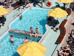 Carnival Fantasy Resort-Style Pool picture