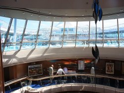 Vision of the Seas Centrum picture