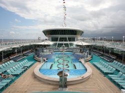 Grandeur of the Seas Main Pool picture