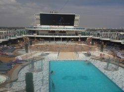 Royal Princess III Main Pool picture