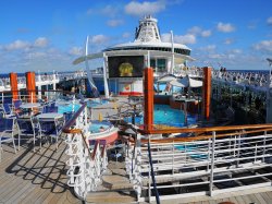 Independence of the Seas Outdoor Movie Screen picture