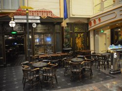 Liberty of the Seas Hoof & Claw Pub picture