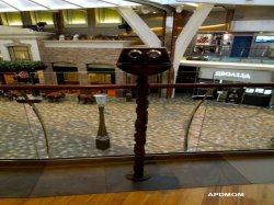 Oasis of the Seas Boardwalk picture