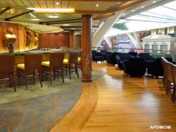 Oasis of the Seas Schooner Bar picture