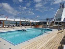 Seven Seas Voyager Pool picture