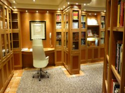 Seven Seas Voyager Library picture